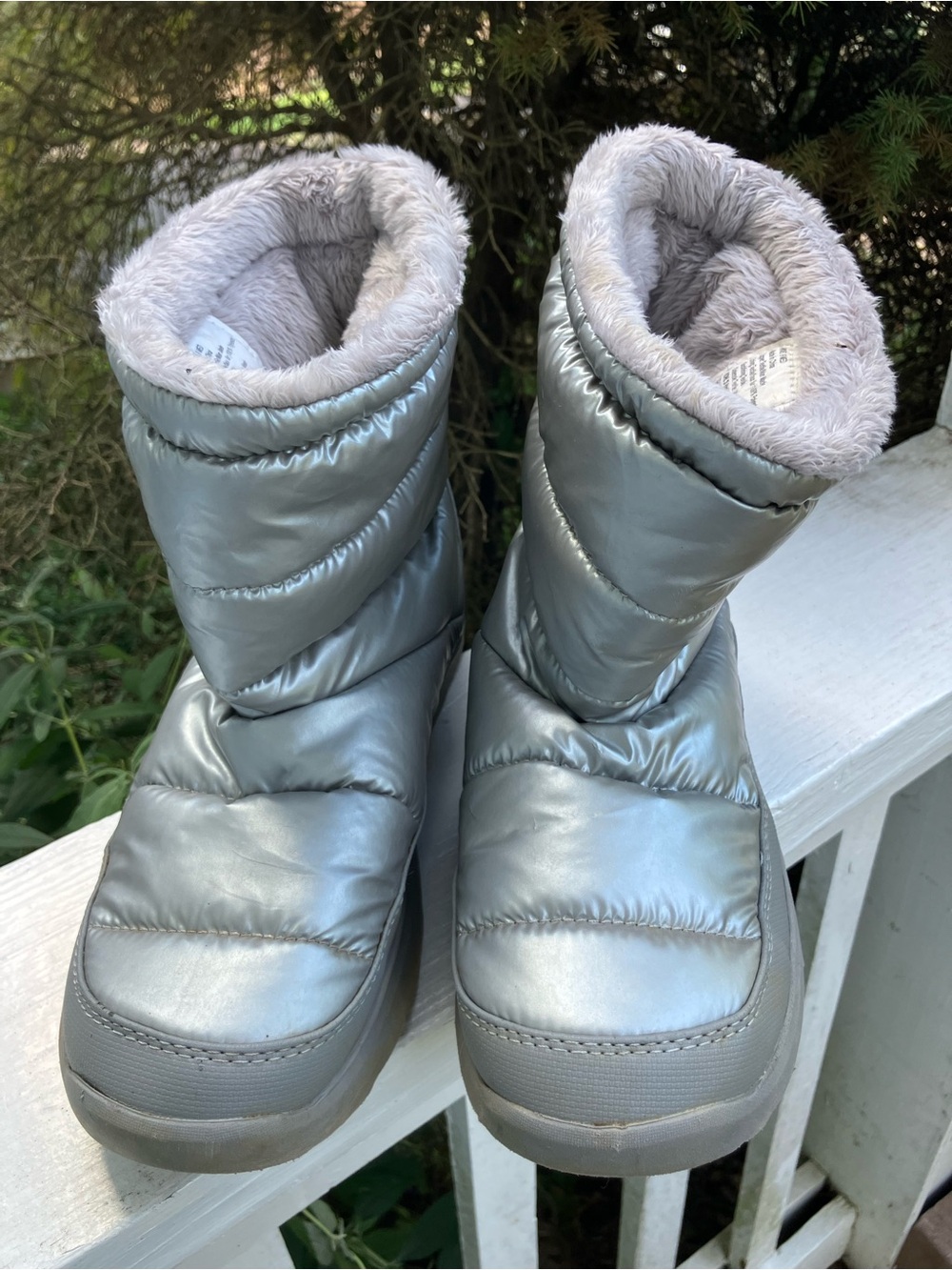 Silver Puffer Winter Boots - Cozy Faux Fur Lining